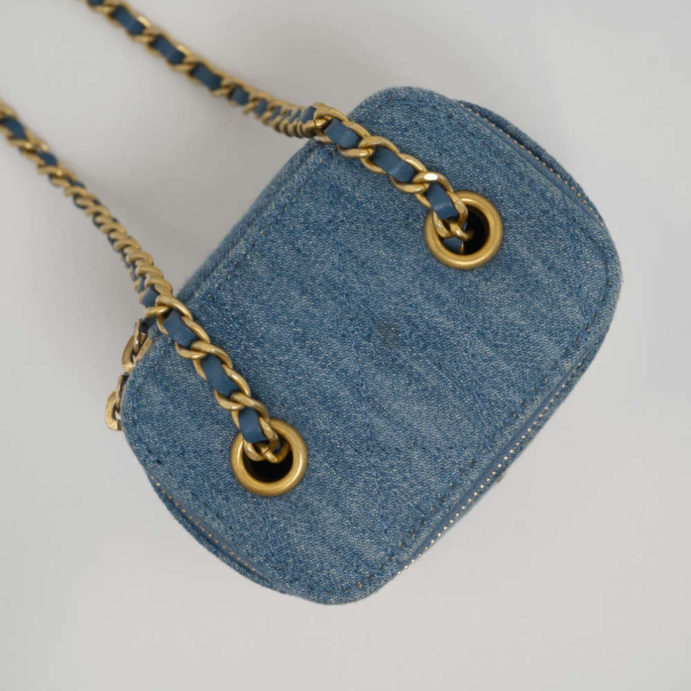 CHANEL-VANITY-MINI-BLUE-DENIM-8387 topdown.jpg