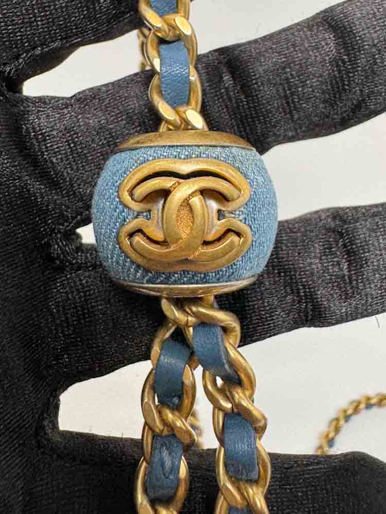 CHANEL-VANITY-MINI-BLUE-DENIM-IMG_7490.jpg
