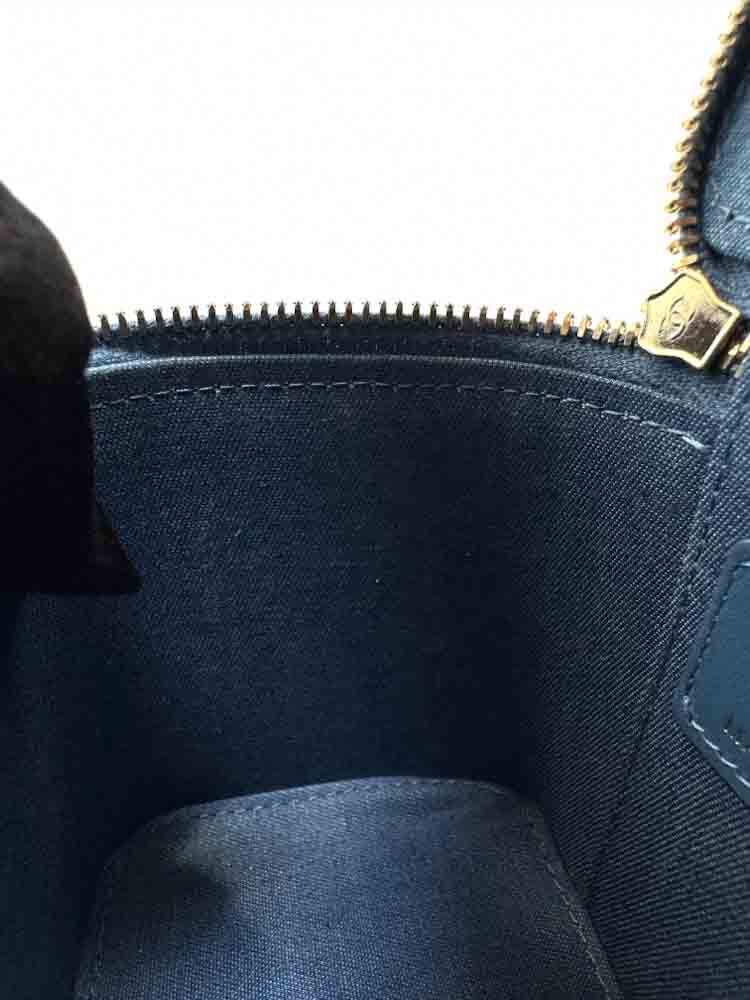 CHANEL-VANITY-MINI-BLUE-DENIM-IMG_7506.jpg