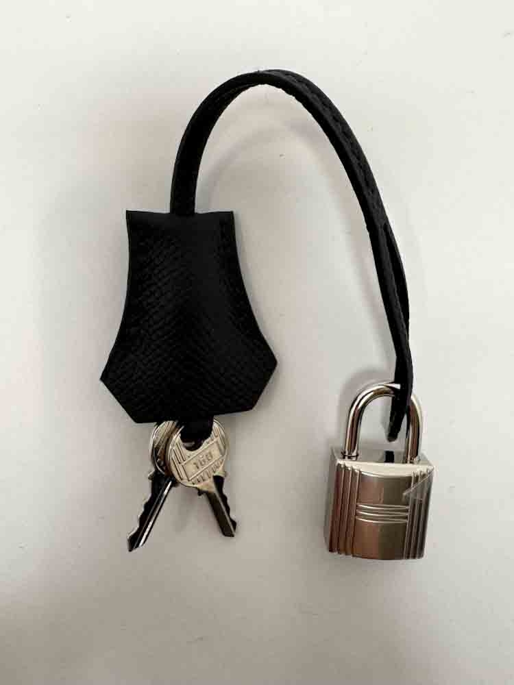 HERMES-KELLYSELLIER-25-BLACK-EPSOM-IMG_8185.jpg