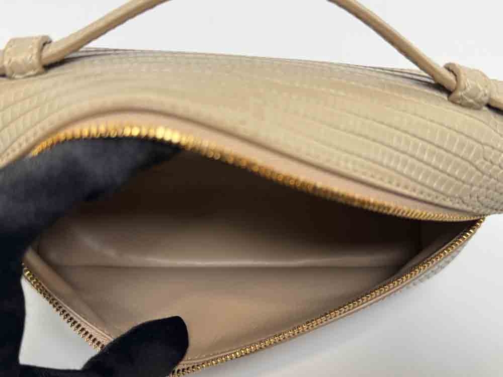 LOROPIANA-EXTRAPOCKETBAG-19-BEIGE-LIZARD-IMG_9492.jpg
