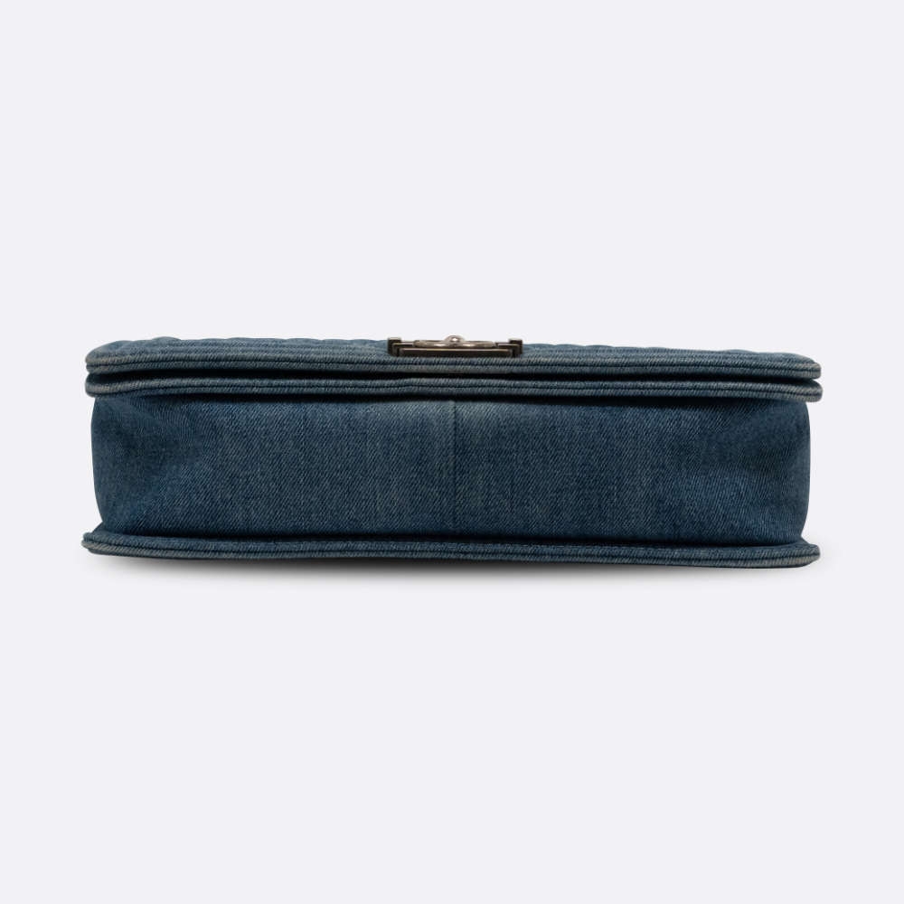 CHANEL-BOYCHANEL-LARGE-BLUE-DENIM-8492 base.jpg