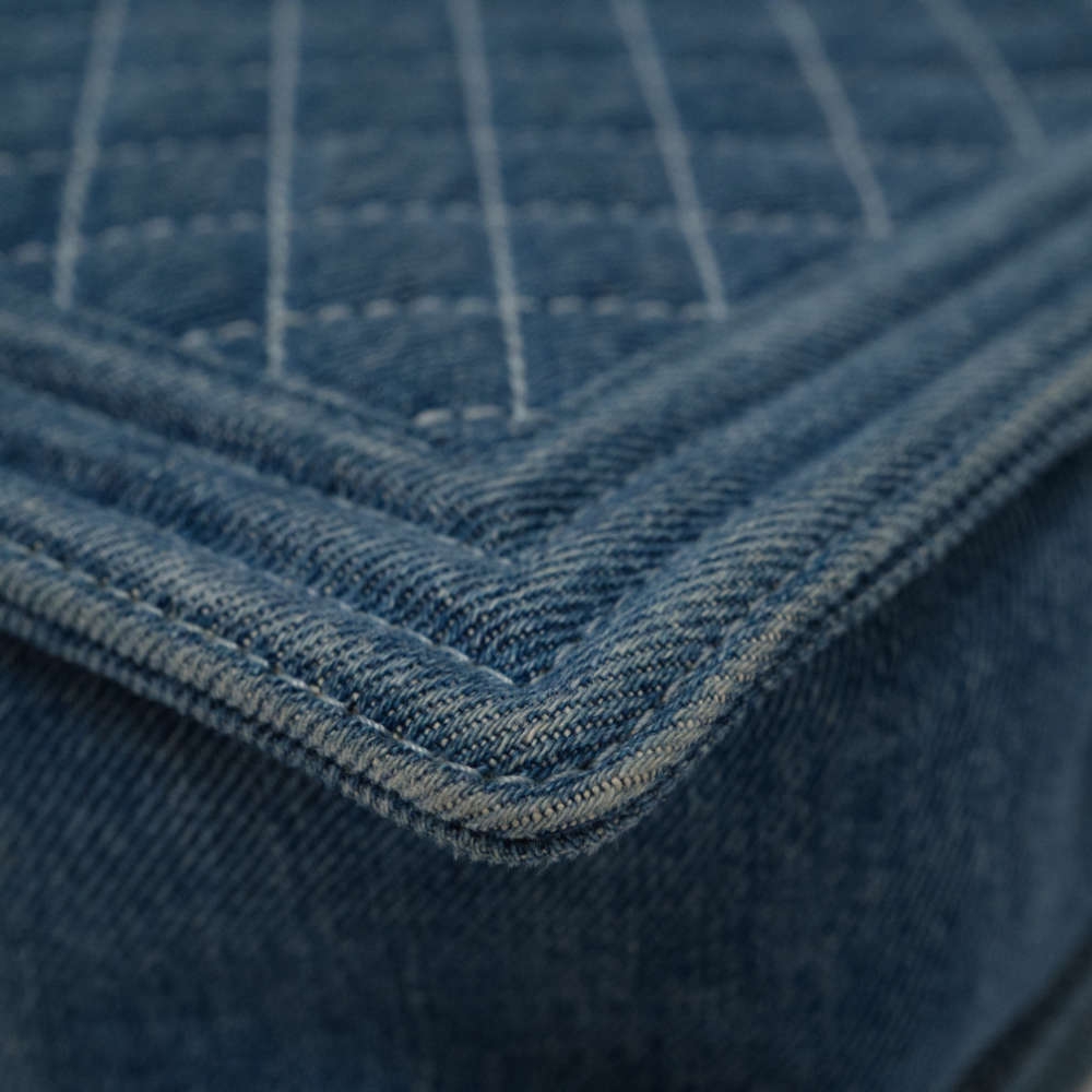 CHANEL-BOYCHANEL-LARGE-BLUE-DENIM-8492 corner4.jpg