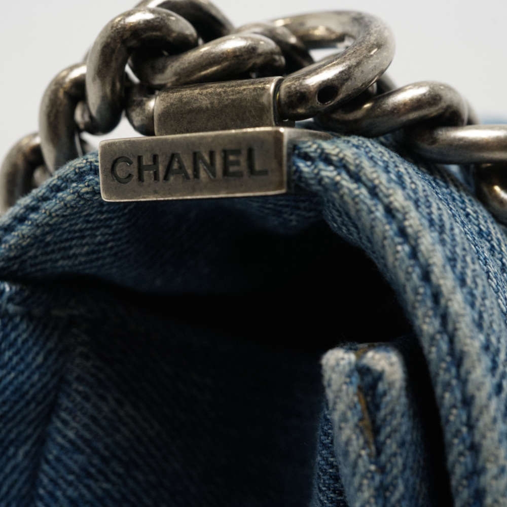CHANEL-BOYCHANEL-LARGE-BLUE-DENIM-8492 hw4.jpg
