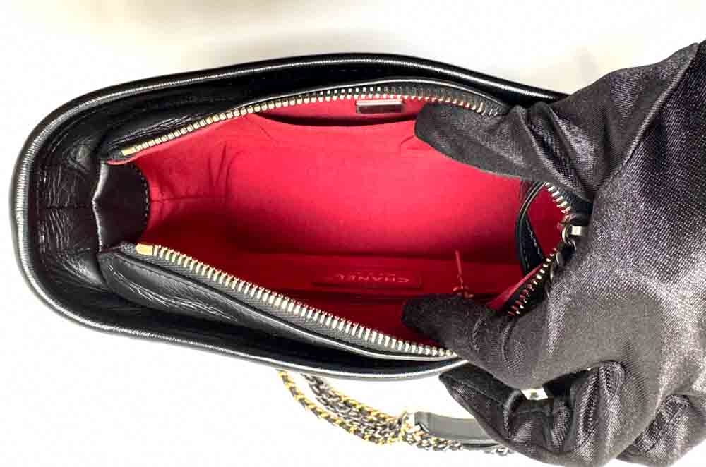 CHANEL-GABRIELLE-SMALL-BLACK-AGEDCALFSKIN-IMG_4304.jpg