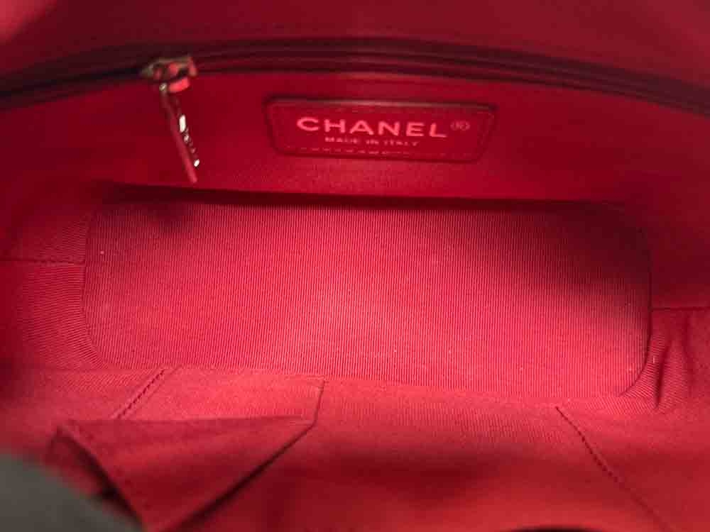 CHANEL-GABRIELLE-SMALL-BLACK-AGEDCALFSKIN-IMG_4313.jpg