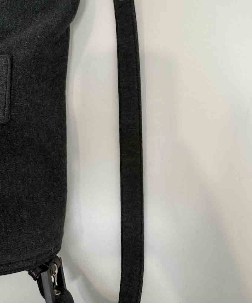 FENDI-BAGUETTESHOULDERBAG-26-GREY-WOOL-IMG_7258.jpg