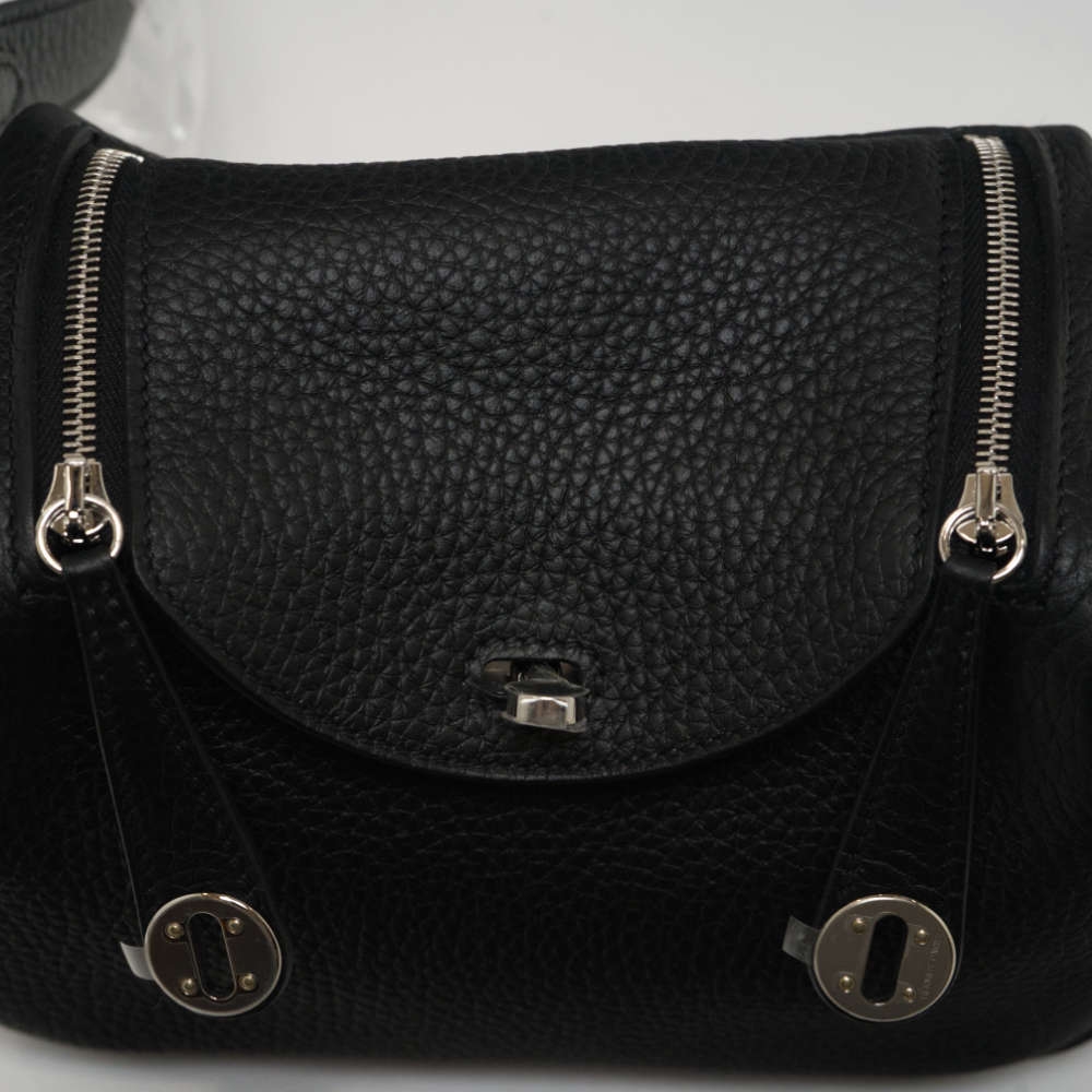 HERMES-LINDY-MINI-BLACK-CLEMENCE-8544 flap.jpg