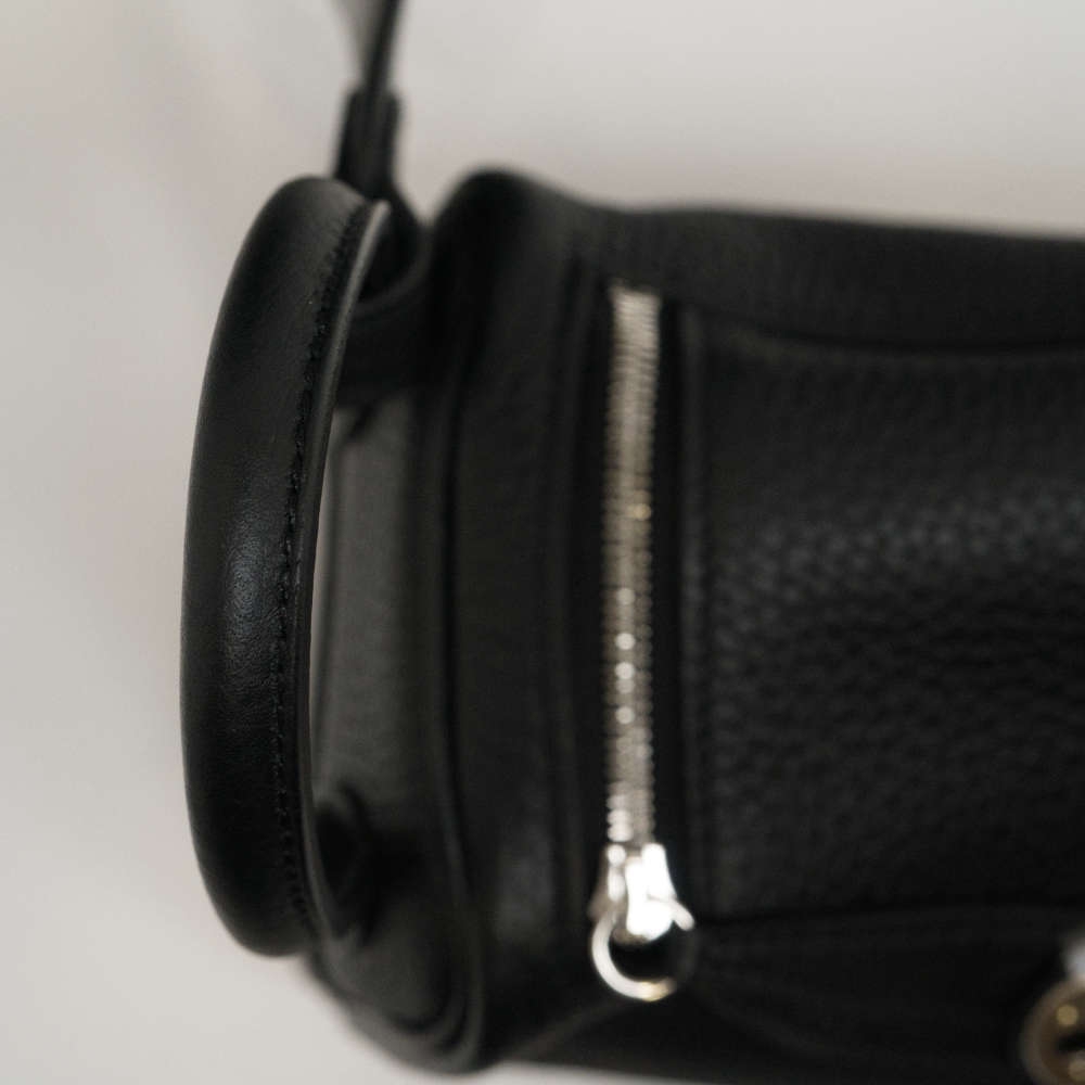 HERMES-LINDY-MINI-BLACK-CLEMENCE-8544 handle.jpg