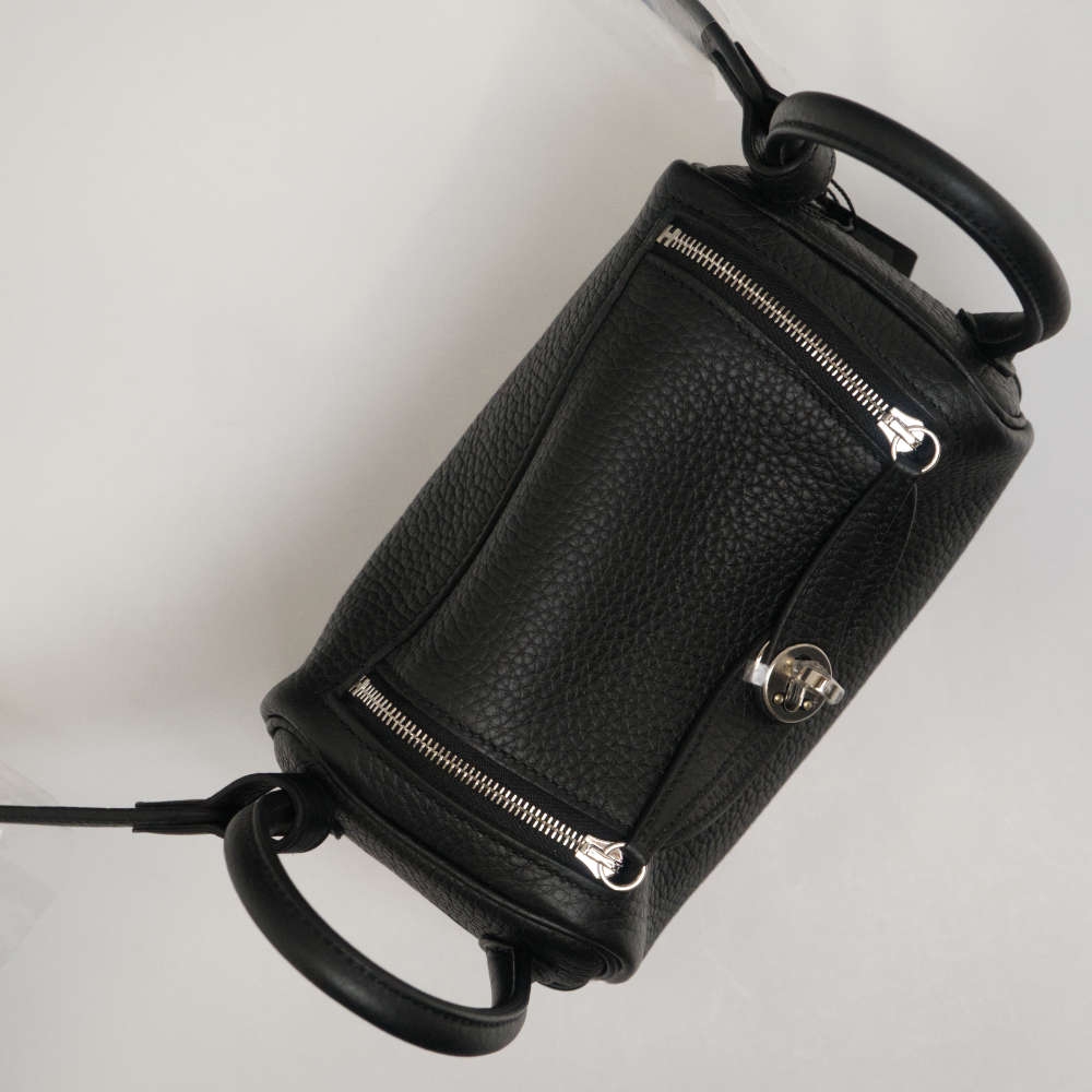 HERMES-LINDY-MINI-BLACK-CLEMENCE-8544 topdown.jpg