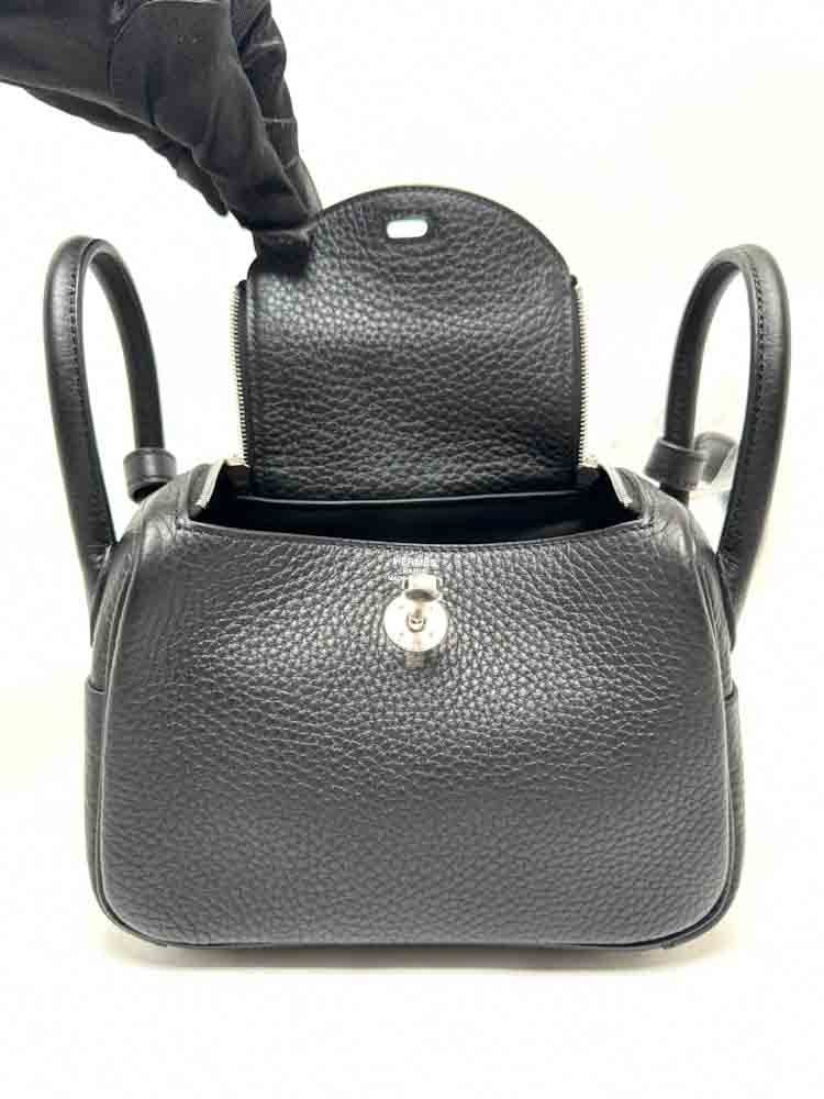 HERMES-LINDY-MINI-BLACK-CLEMENCE-IMG_5886.jpg